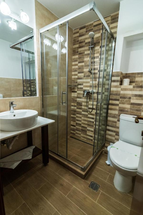 Urziceni Hotel Royal מראה חיצוני תמונה