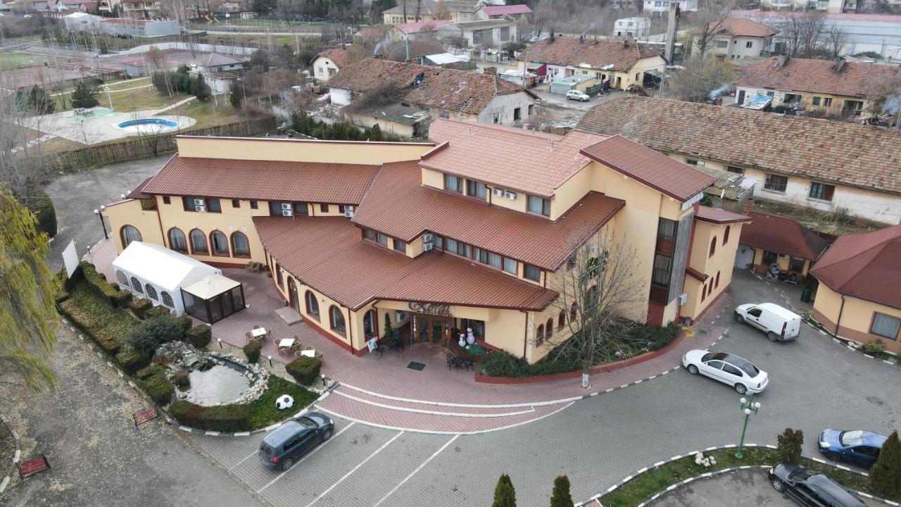 Urziceni Hotel Royal מראה חיצוני תמונה