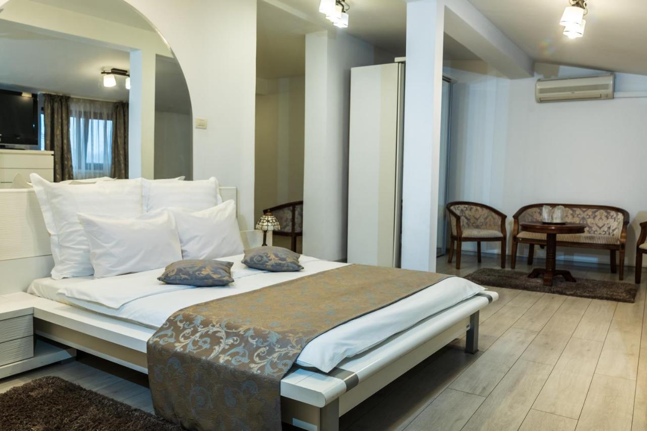Urziceni Hotel Royal מראה חיצוני תמונה