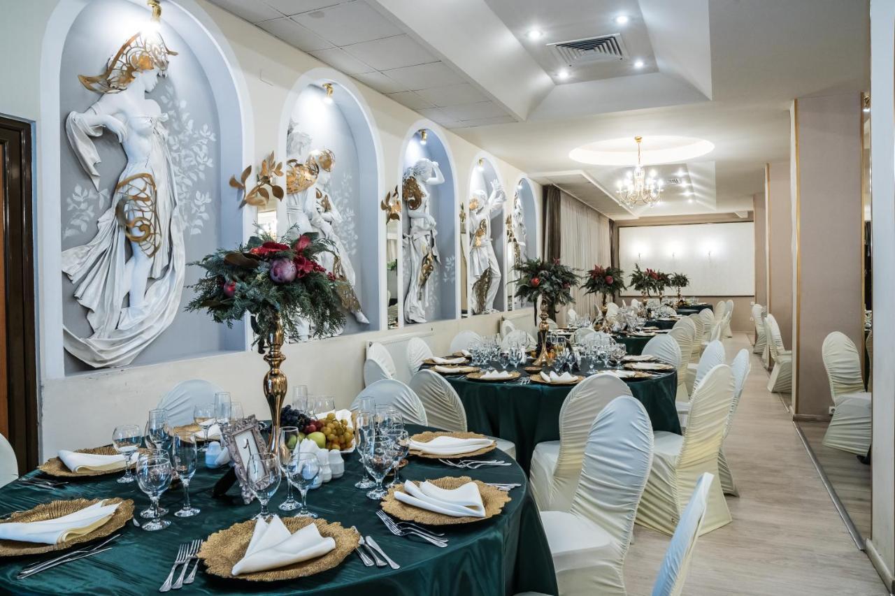 Urziceni Hotel Royal מראה חיצוני תמונה