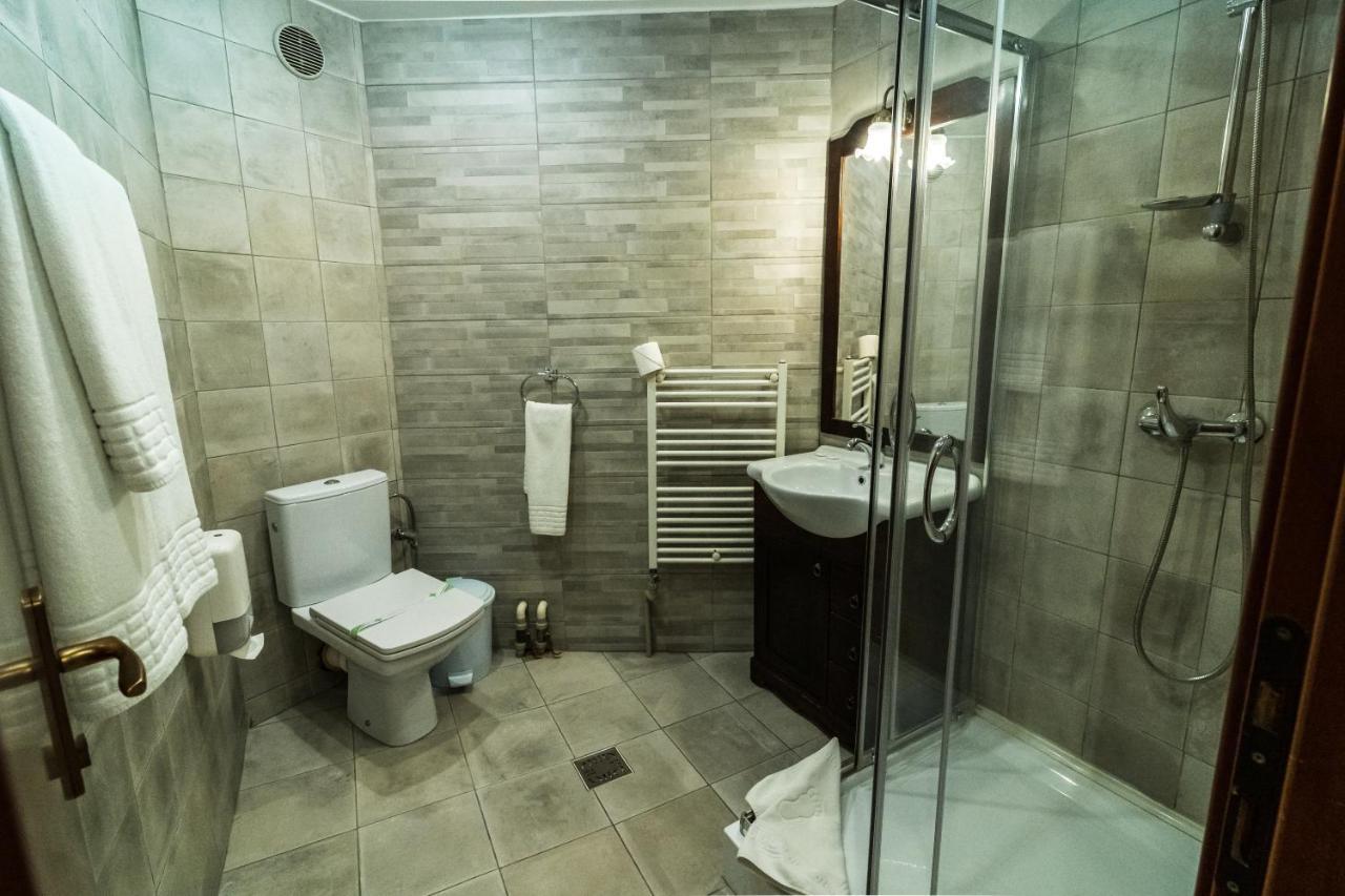 Urziceni Hotel Royal מראה חיצוני תמונה
