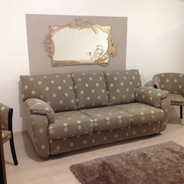 Urziceni Hotel Royal מראה חיצוני תמונה