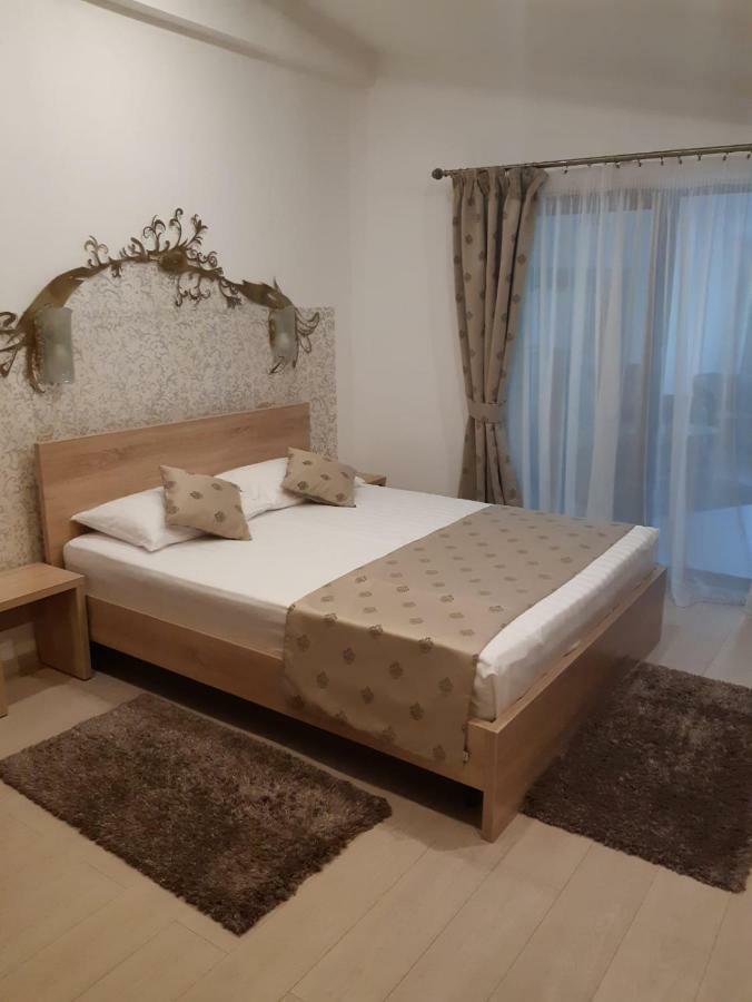 Urziceni Hotel Royal מראה חיצוני תמונה